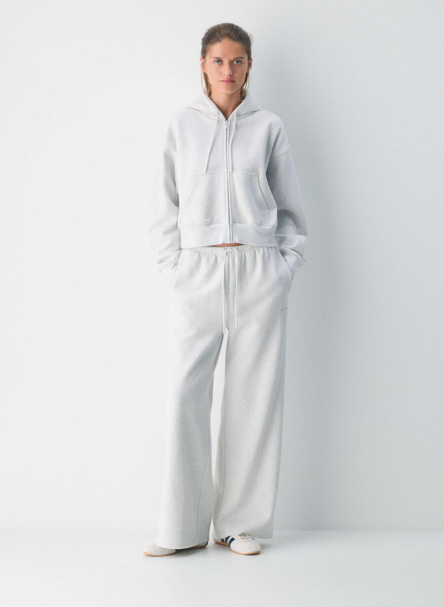 mysig fleece-huvtröja med pojkvänsmotiv och dragkedja i vit ljung