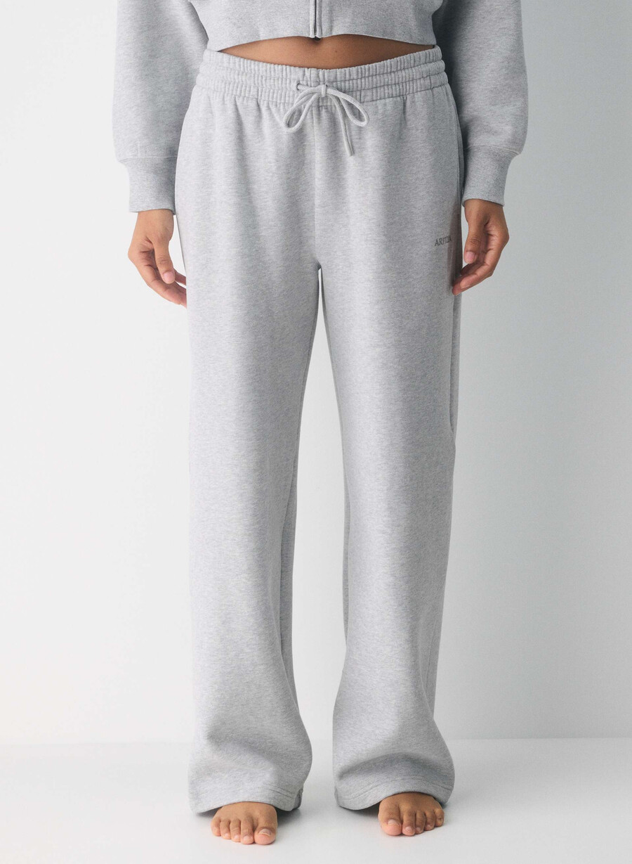 mysig fleece-byxa med pojkvänsmönster breda kromfärgade