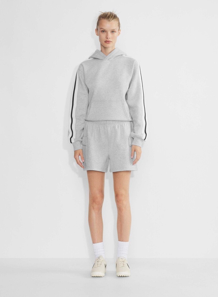 mysig fleece mega cargo shorts till mitten av låret i krommelerad ljung