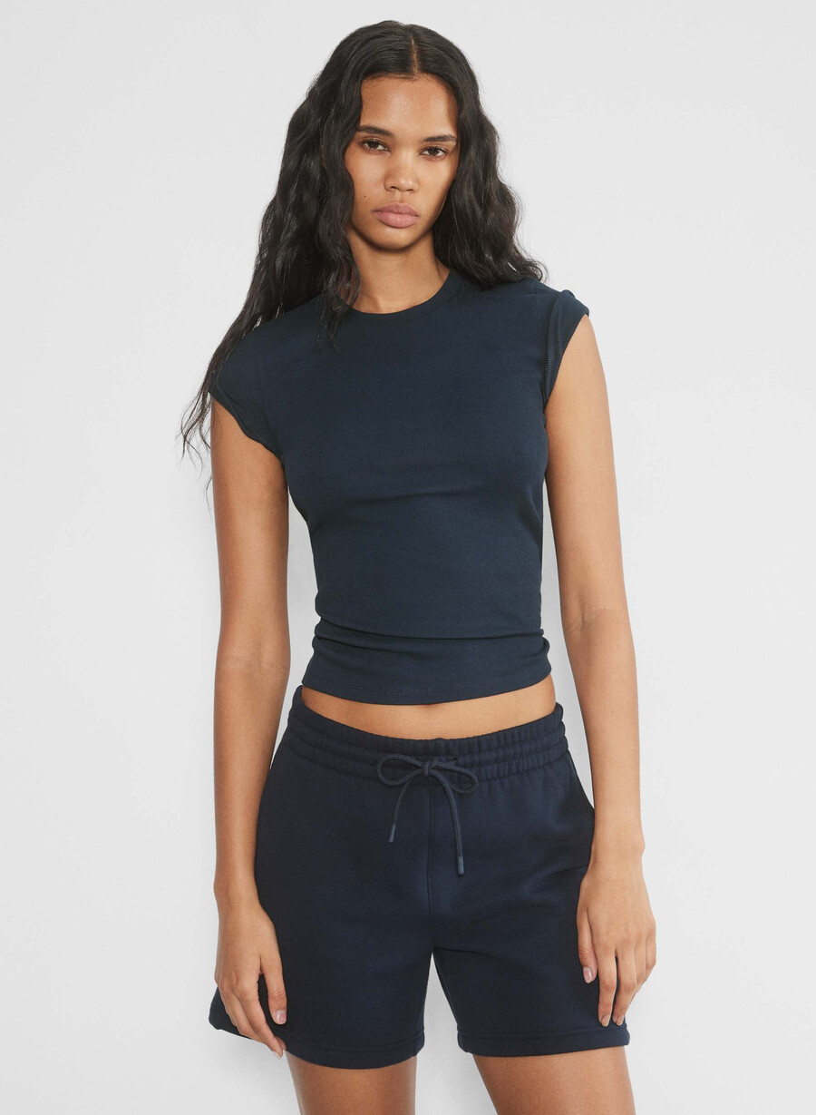 mysiga fleece shorts i pojkvänmodell mitt till låret admiral