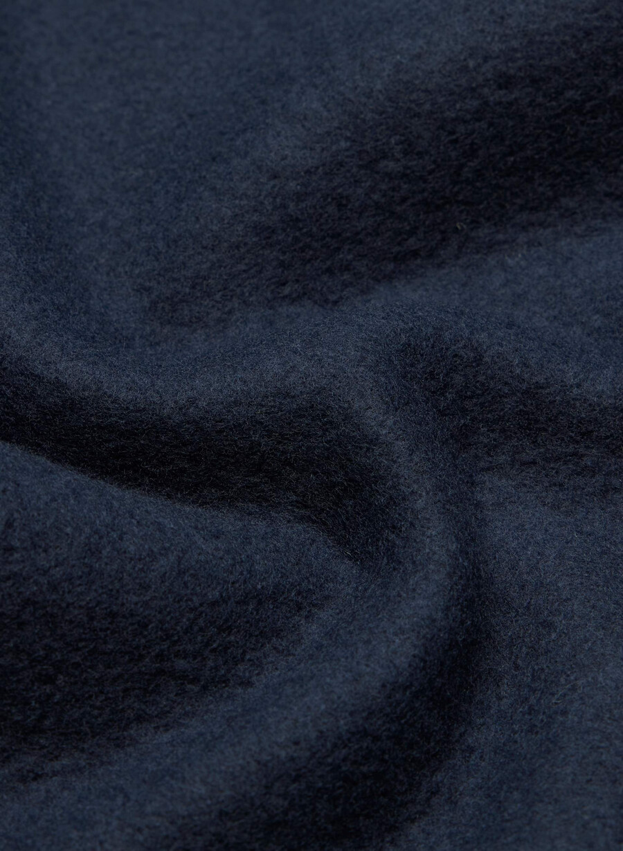mysiga fleece shorts i pojkvänmodell mitt till låret admiral