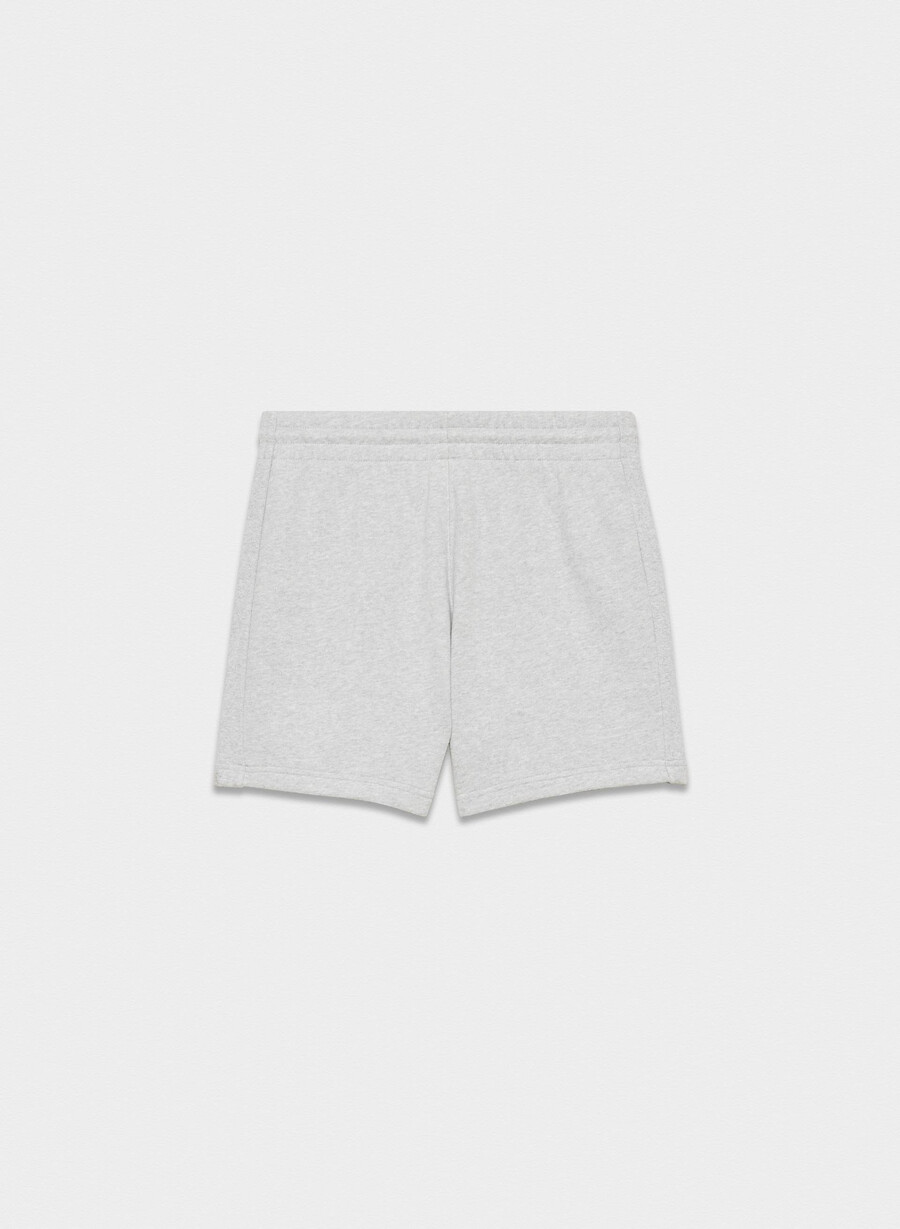 mysiga fleece shorts i pojkvänmodell med mitten av låret ljuvliga krommar