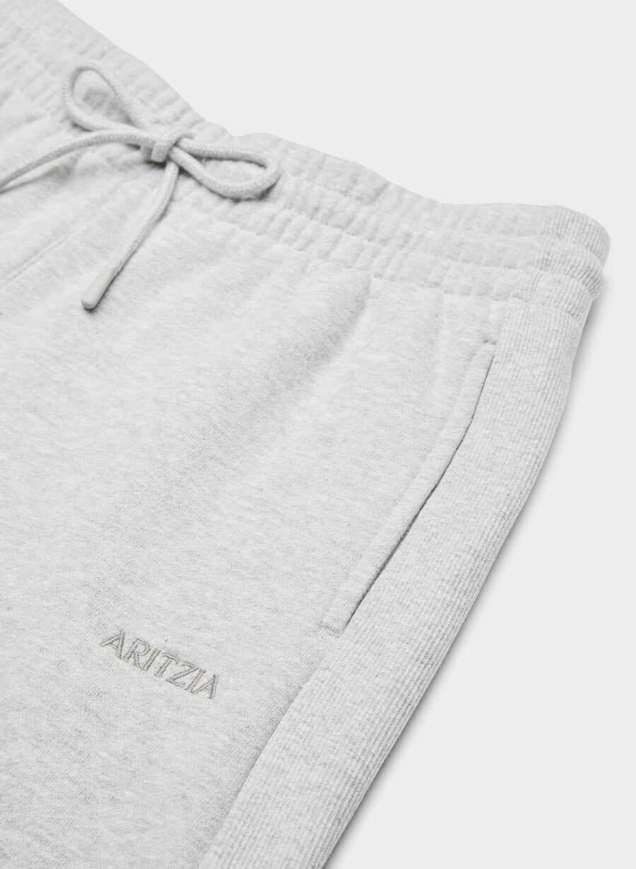 mysiga fleece shorts i pojkvänmodell med mitten av låret ljuvliga krommar