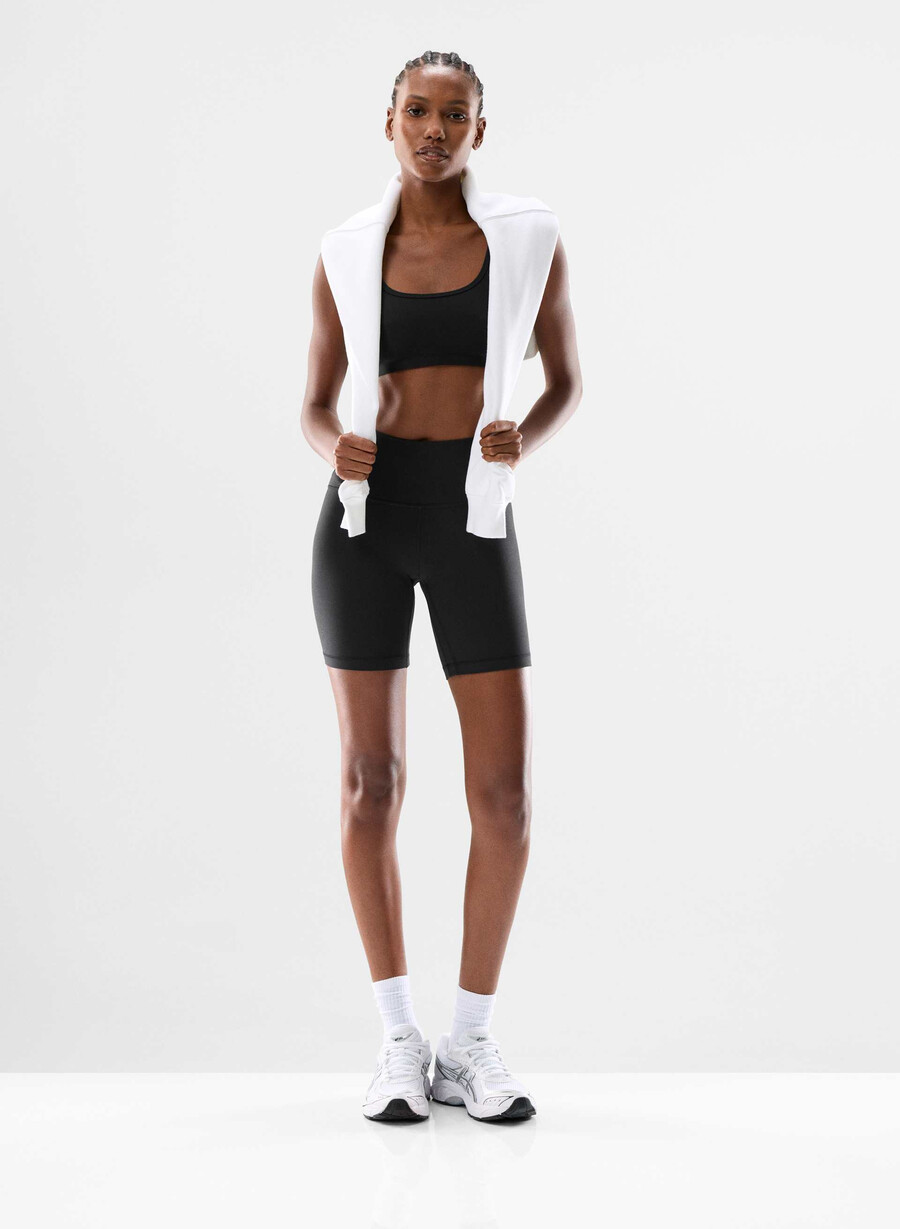 butter cheeky högmidja 7 shorts svart