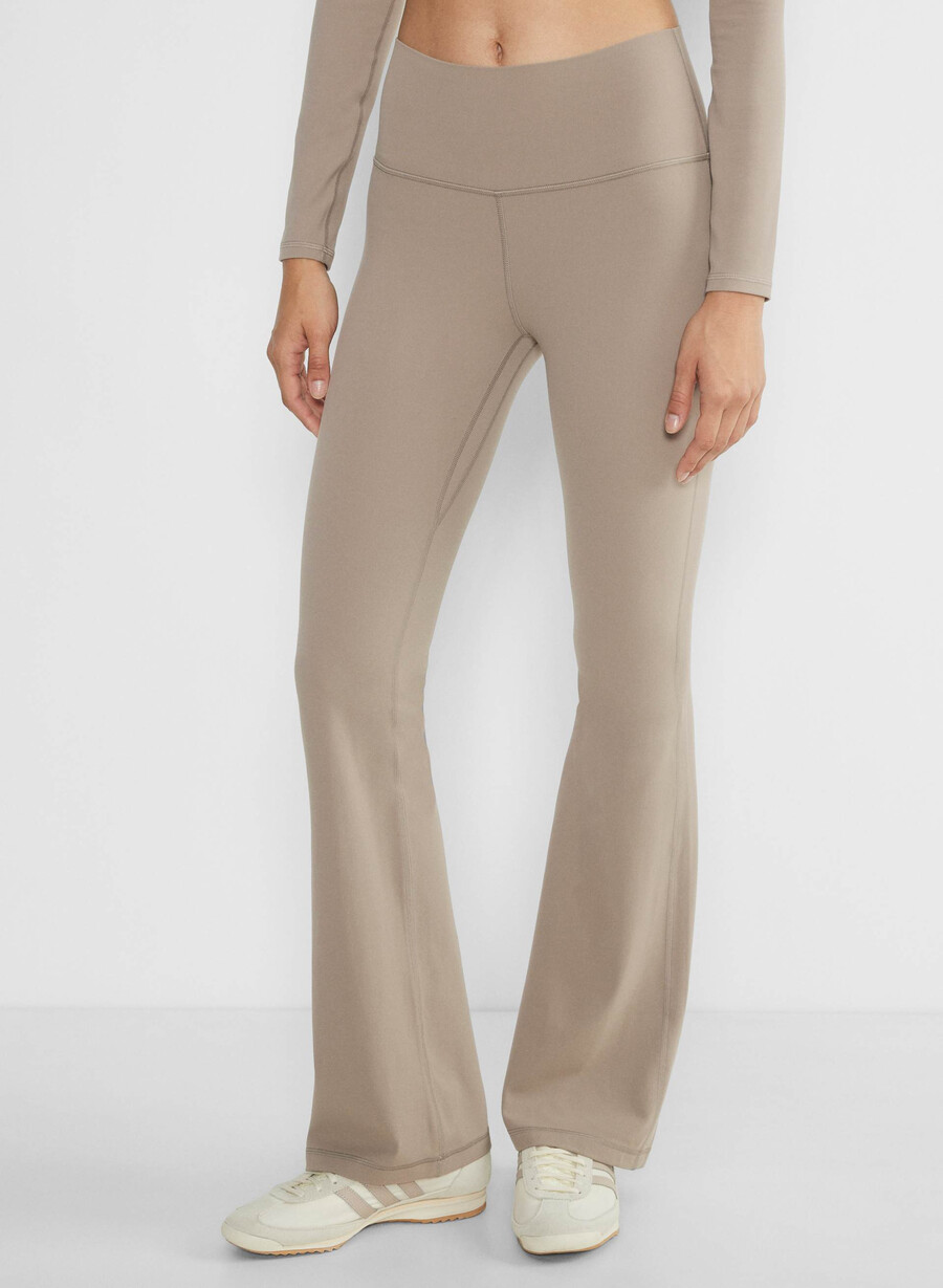 butter cheeky höghöjdsleggings med utsvängda toppar nomad taupe