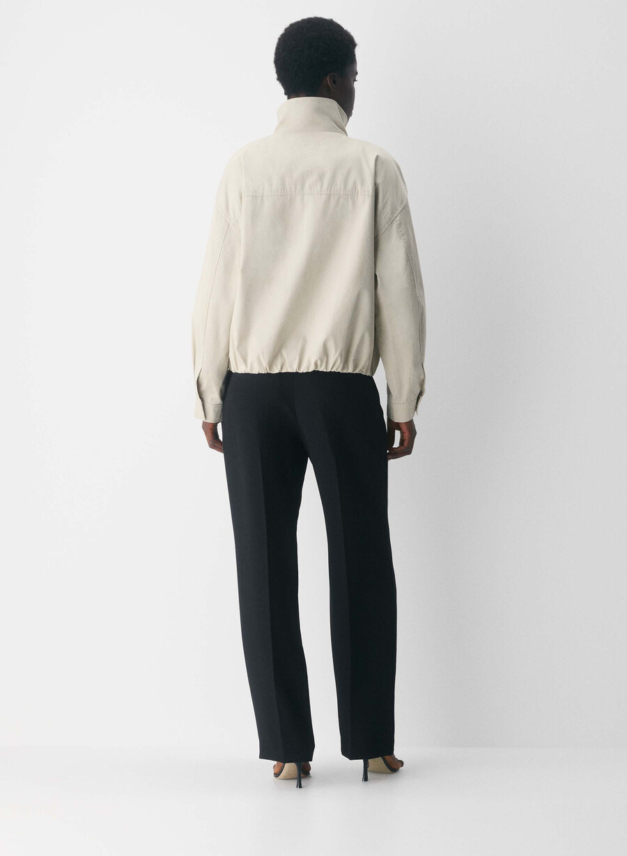 the effortless pant curve-fit - crepette svart