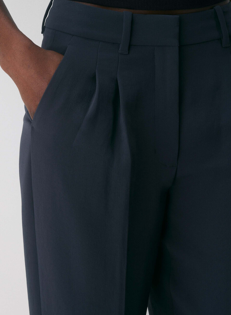 the effortless pant curve-fit - crepette dark nat navy