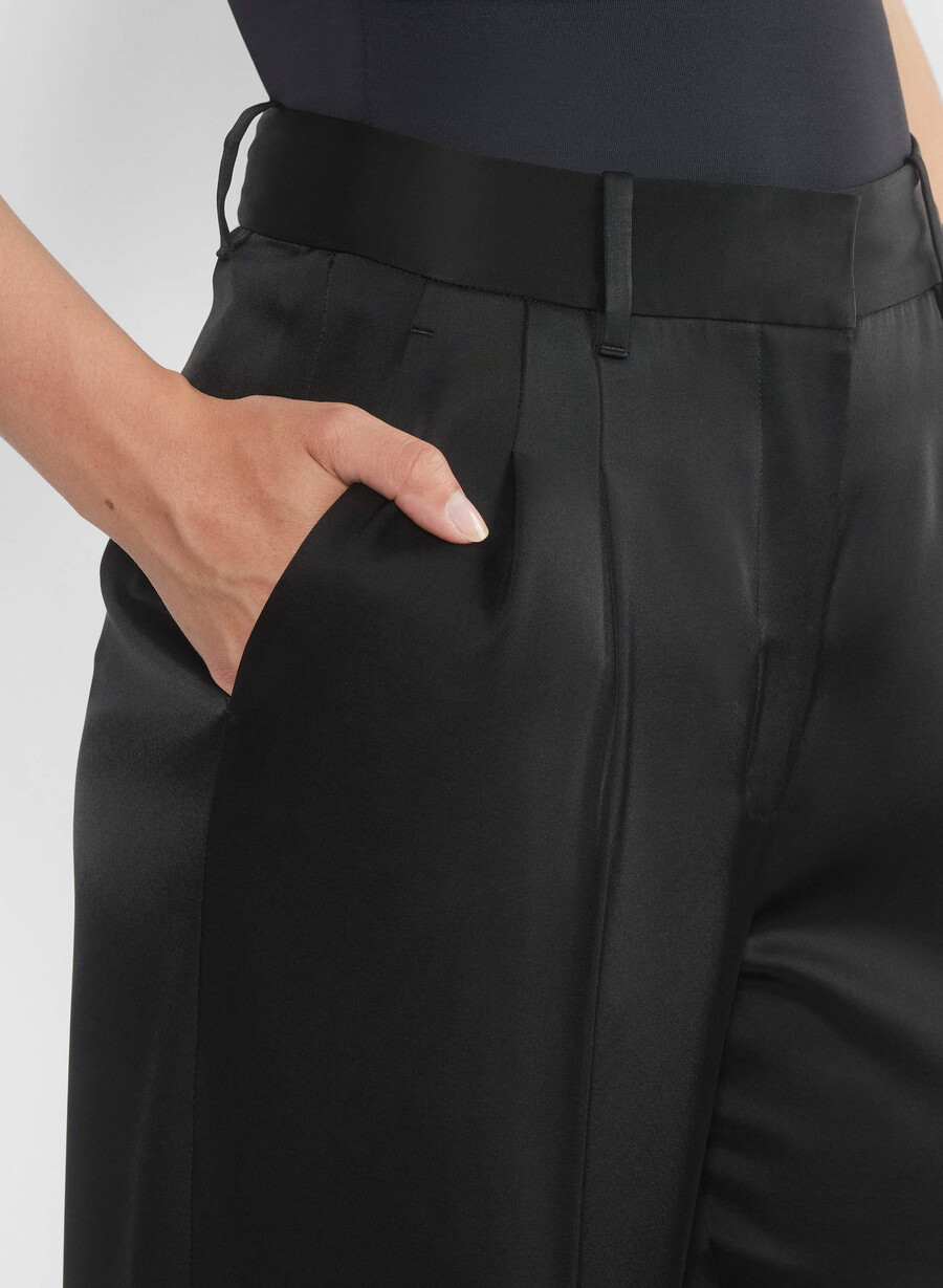 the effortless pant satin svart