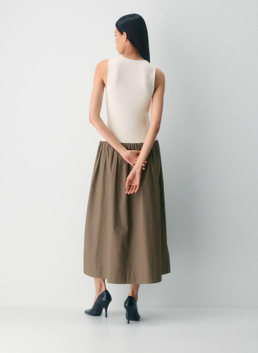 worldly poplin klänning cola taupe lt birch