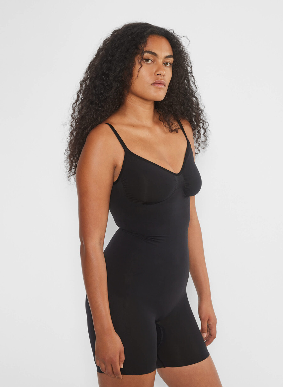 shapeenhance sömlös bodysuit till mitten av låret svart