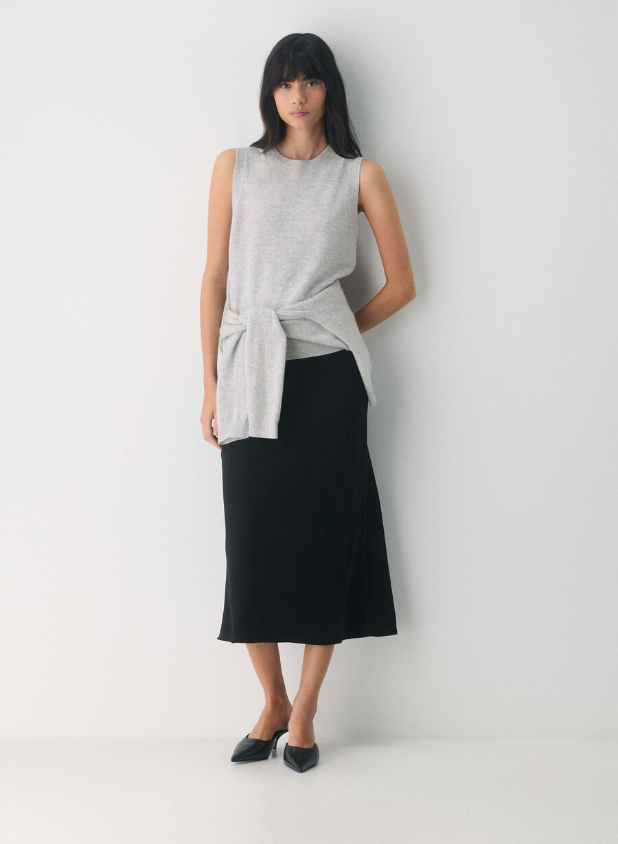 bare cashmere monogram tröja väst ljungkrom