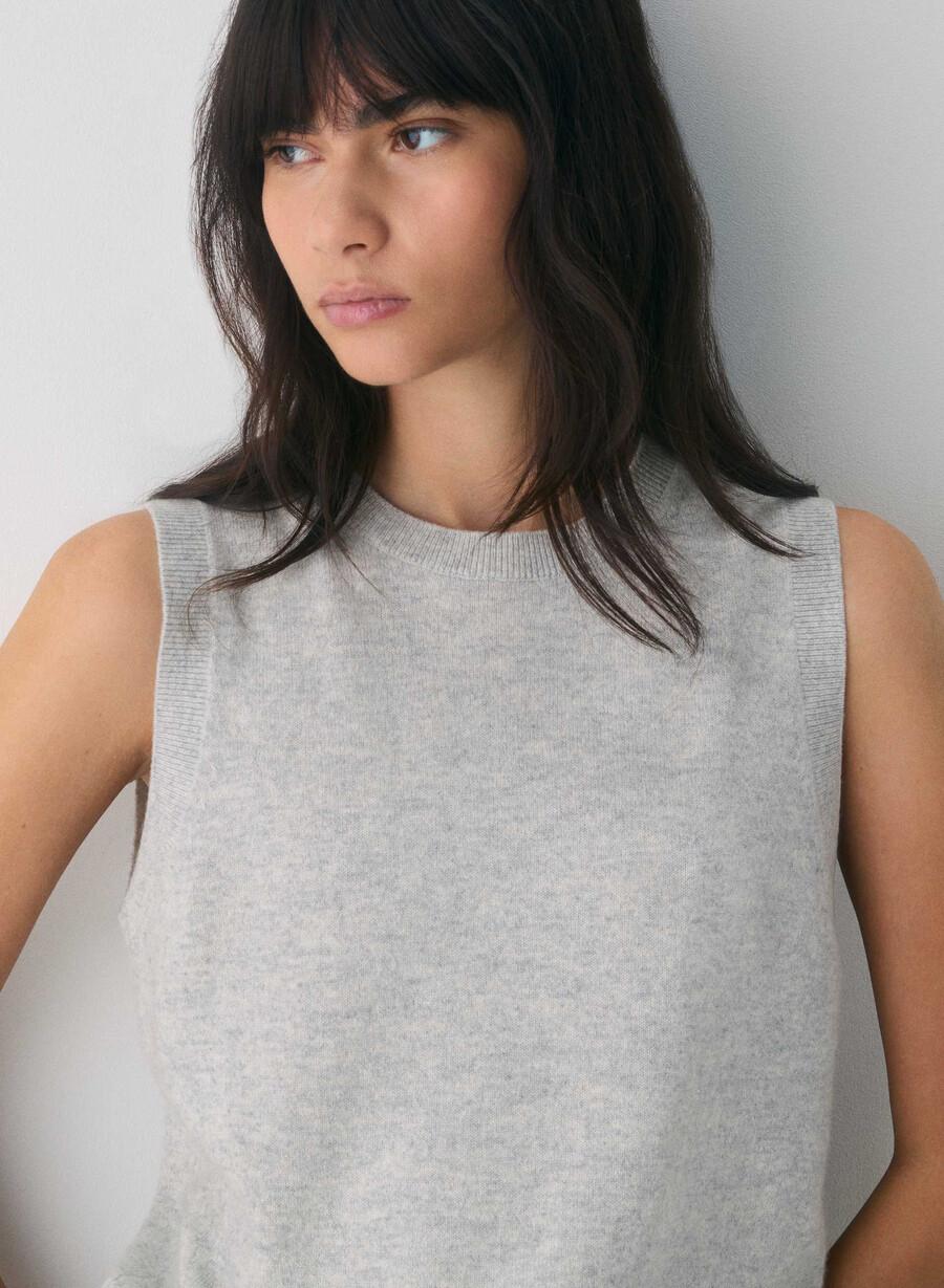 bare cashmere monogram tröja väst ljungkrom