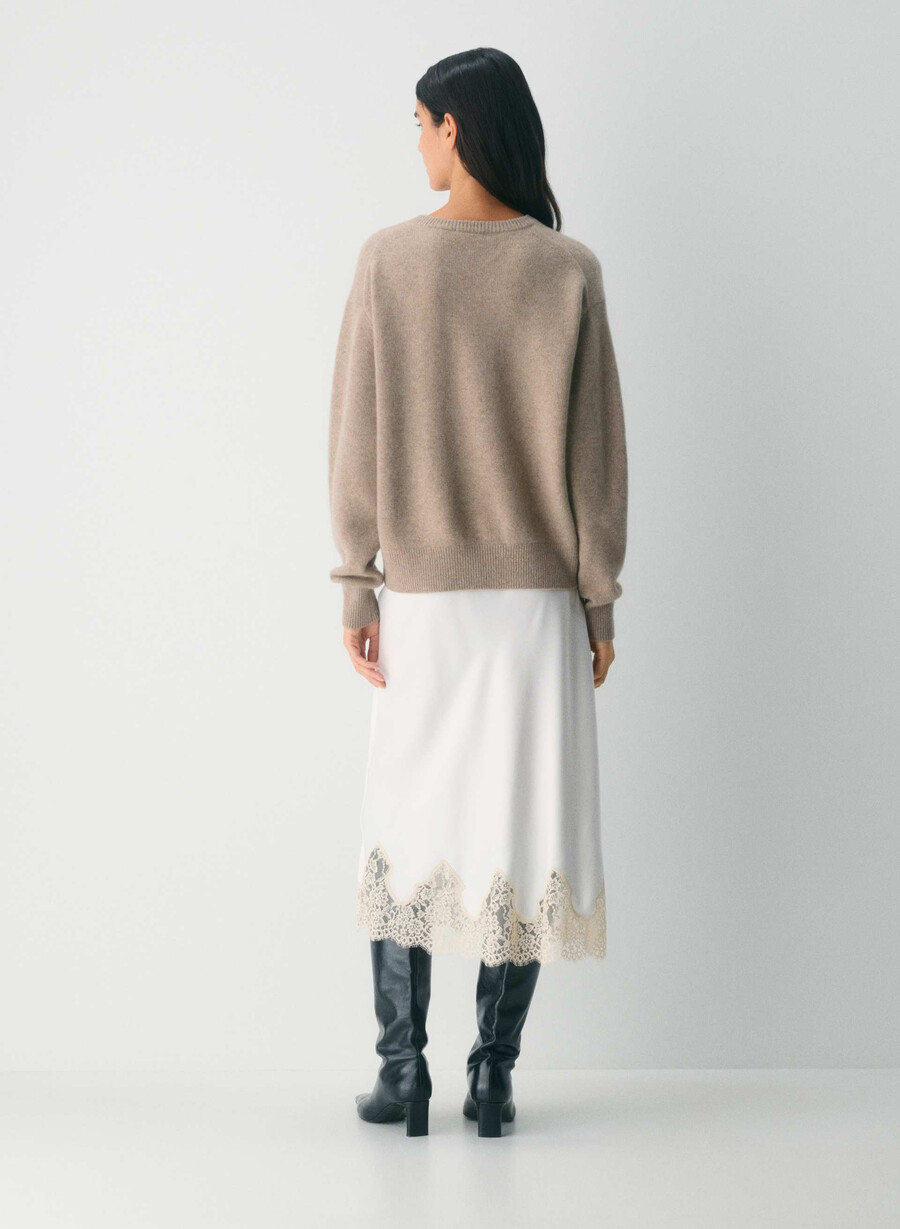 essential cashmere avslappnad v-ringad tröja undyed hthr nmd taupe