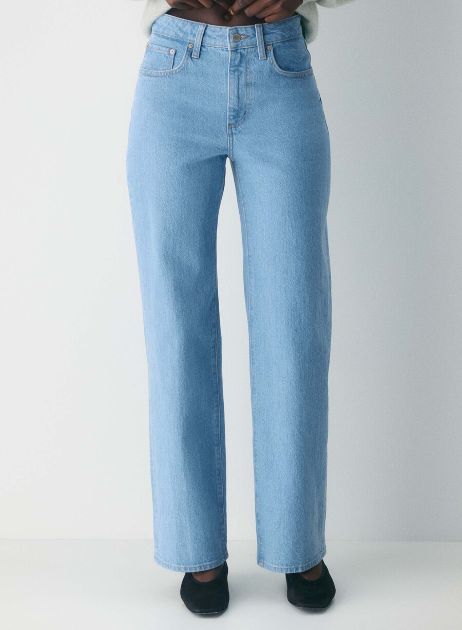 denim forum remy curve-fit hi-rise wide jeans true super light blue