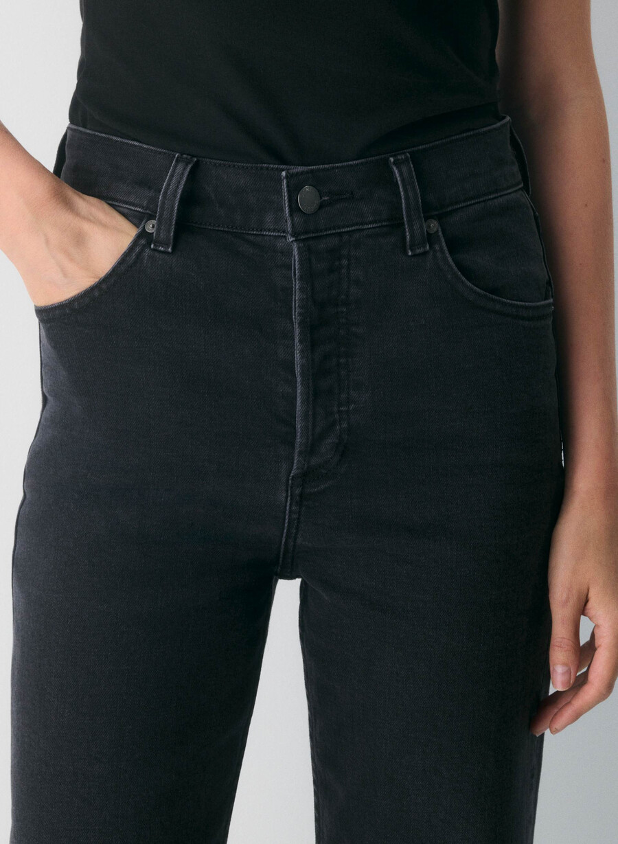 denim forum arlo hi-rise straight jeans svart eyeliner