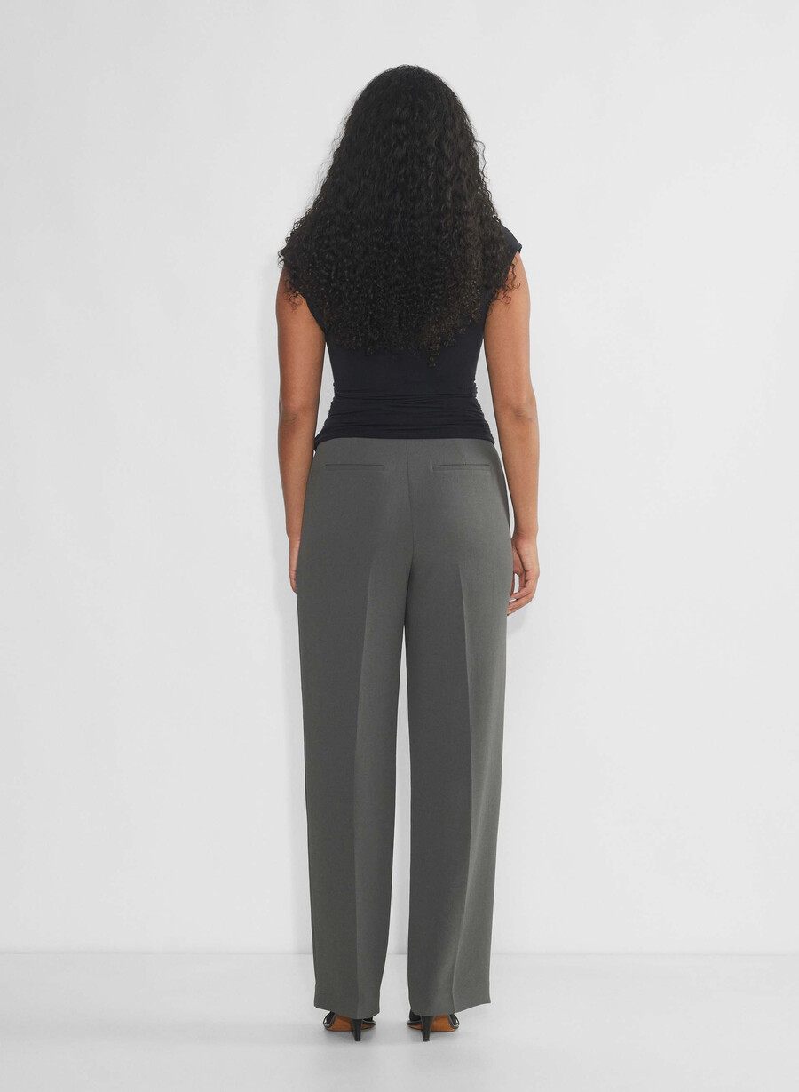 the limitless pant curve-fit - kräppig kolgrått