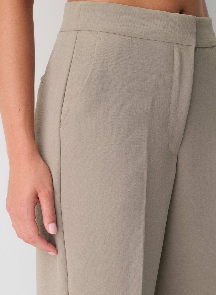 the limitless pant curve-fit - kräppig nomad taupe
