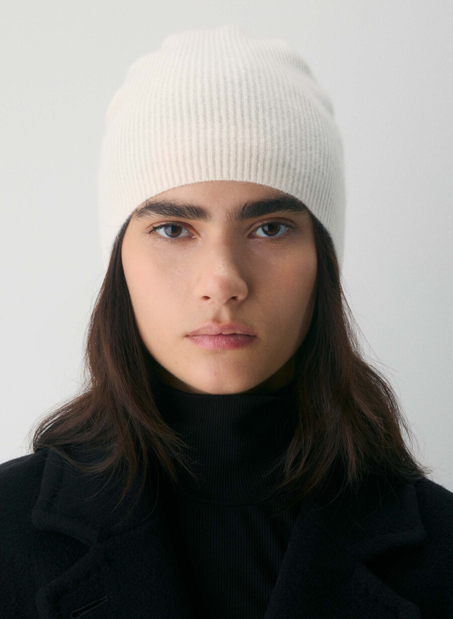 kashmirribbad slauvig mössa whisper whisper white