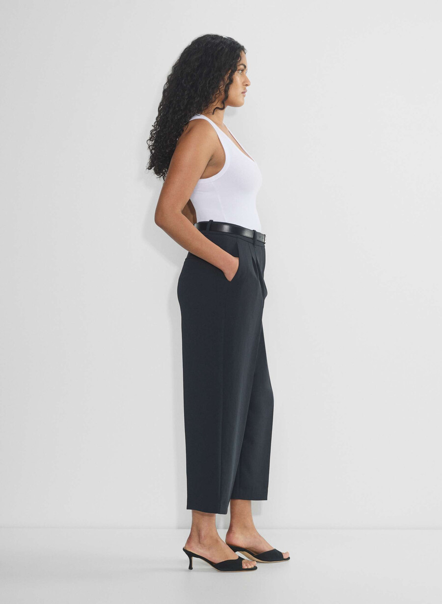 the effortless pant curve-fit cropped - crepette dark nat navy