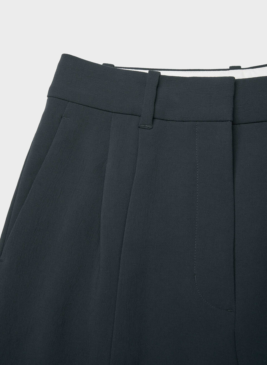 the effortless pant curve-fit cropped - crepette dark nat navy