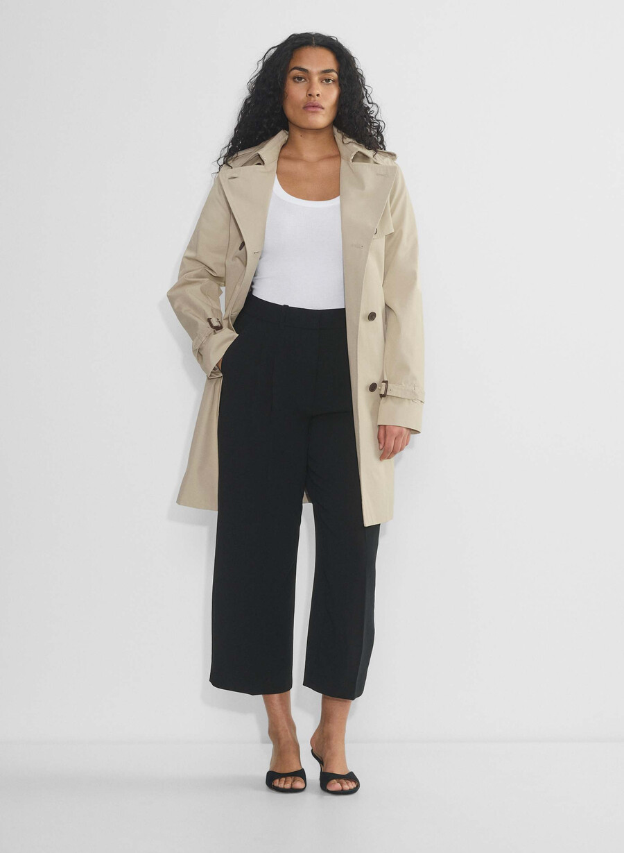 the effortless pant curve-fit cropped - crepette marcona beige