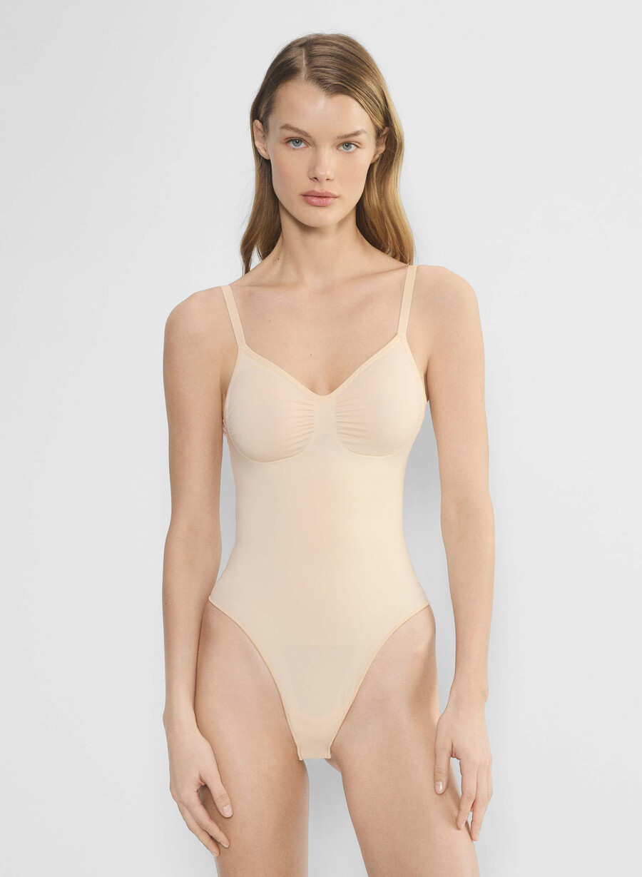 shapeenhance lågryggig thongbody sand