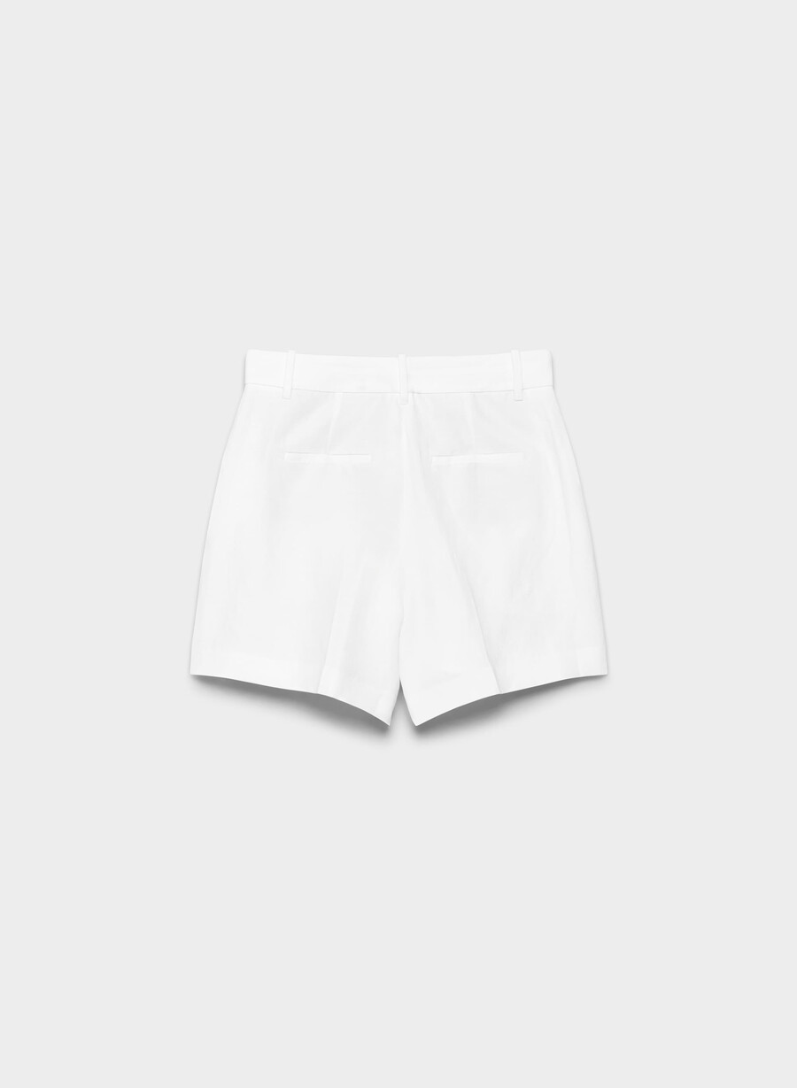 the effortless short curve-fit mid-large-t-shirt vita