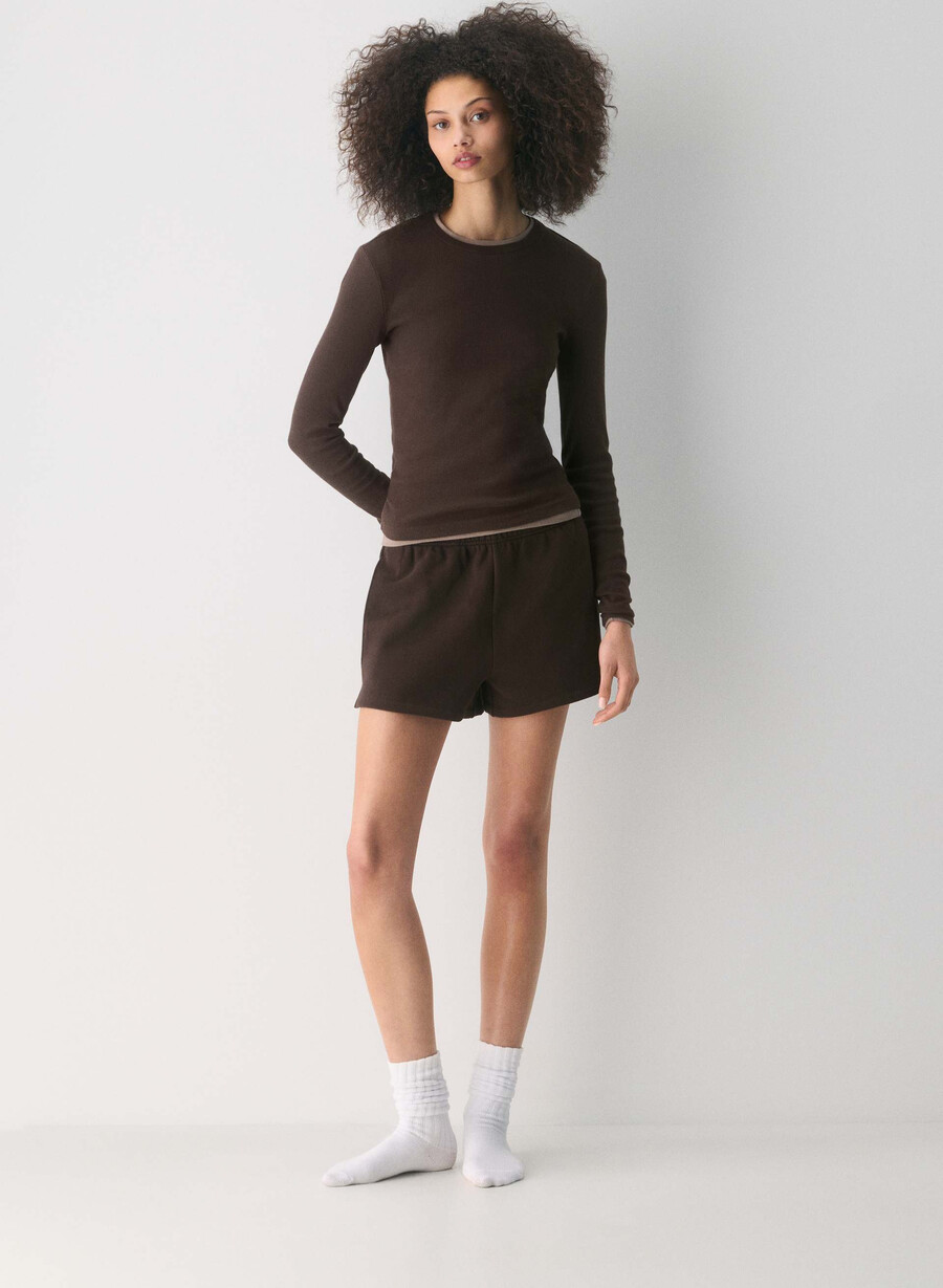 mysiga fleece-shorts i hög midja i mjuk mockabrun