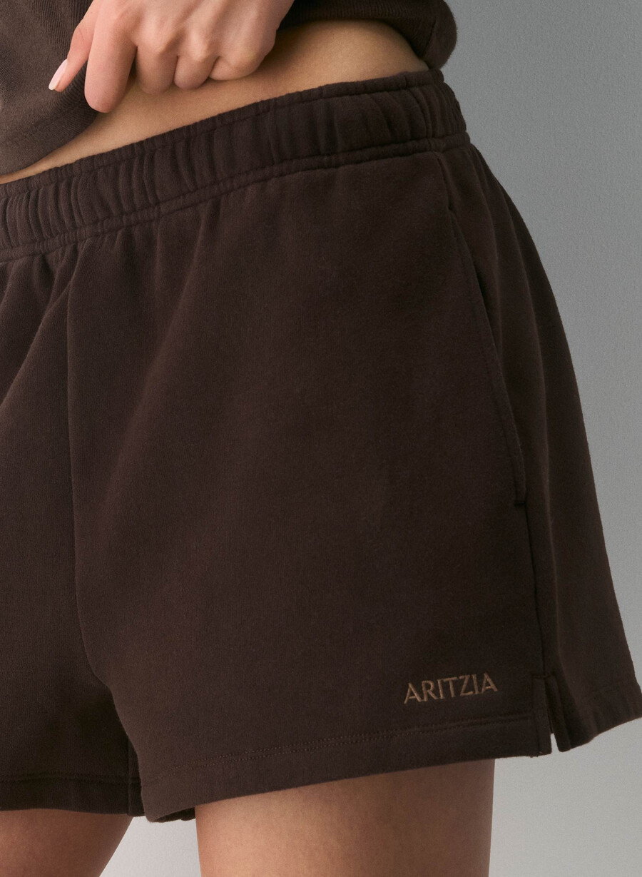 mysiga fleece-shorts i hög midja i mjuk mockabrun