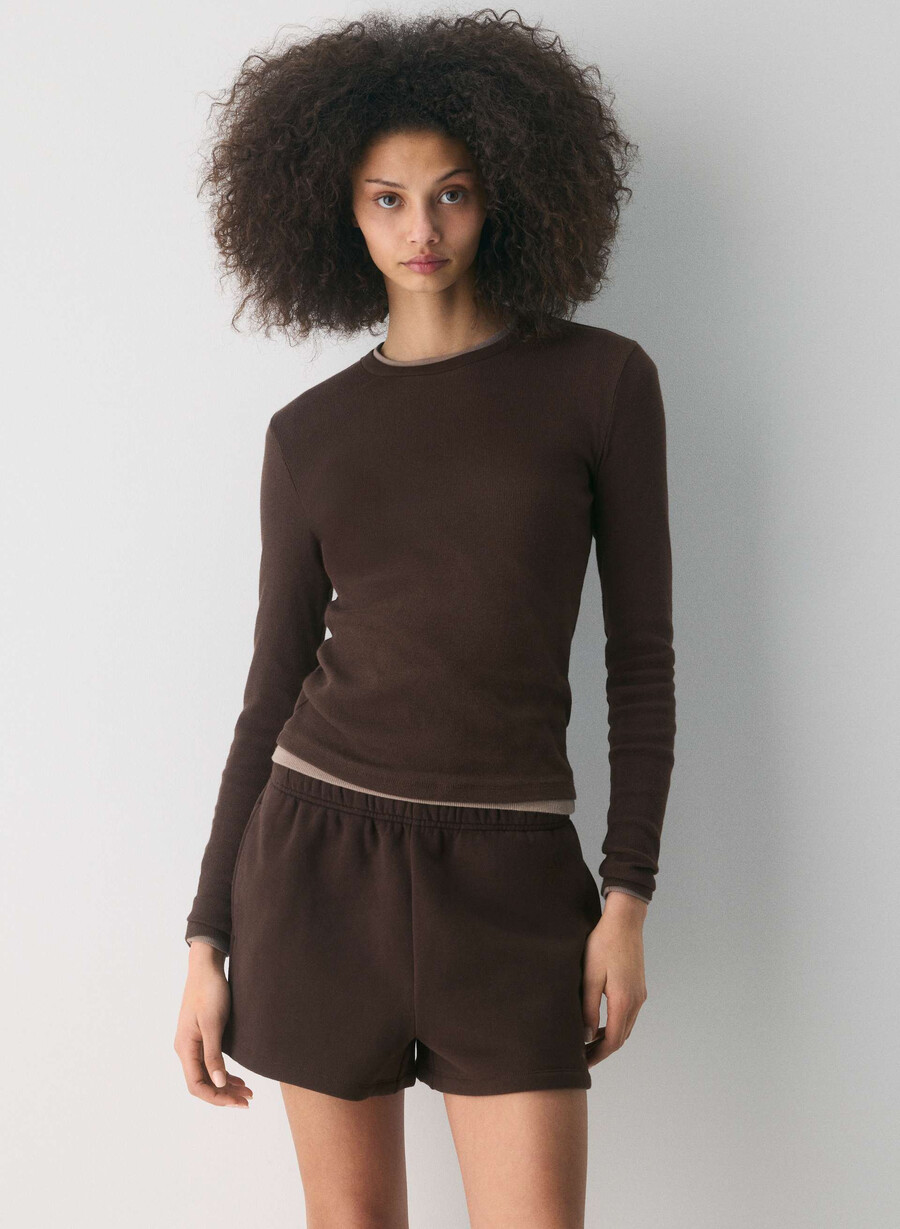 mysiga fleece-shorts i hög midja i mjuk mockabrun