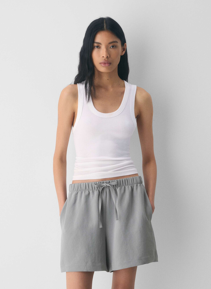 the lodge short mid-thigh - crepette riverstone grey
