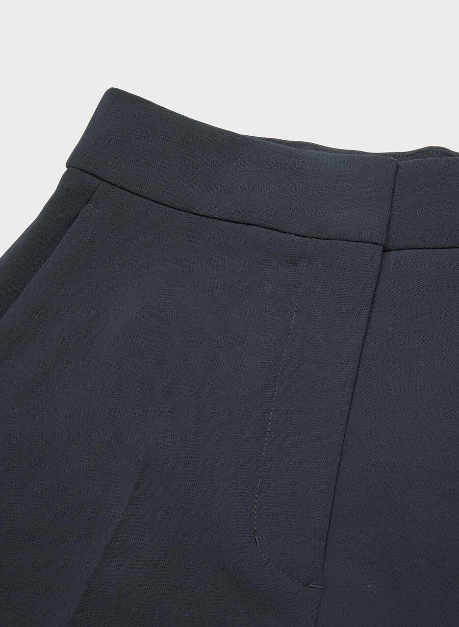 limitless short curve-fit mid-thigh - crepette dark nat navy