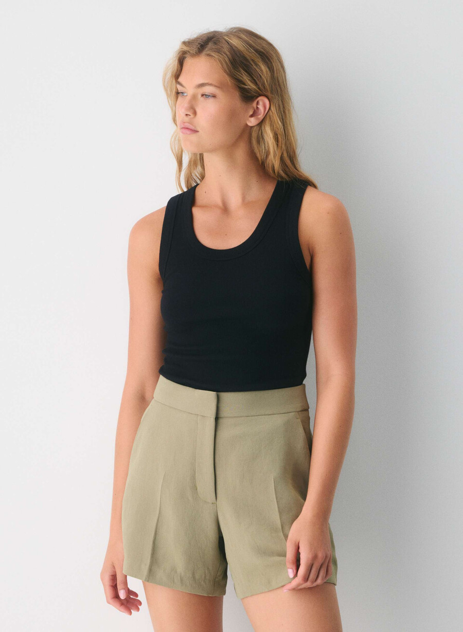 limitless short curve-fit mid-thigh - crepette soltorkade oliv