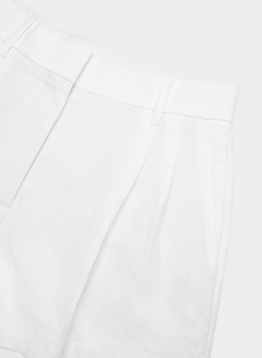 the effortless short curve-fit mini - cruiselinen vit
