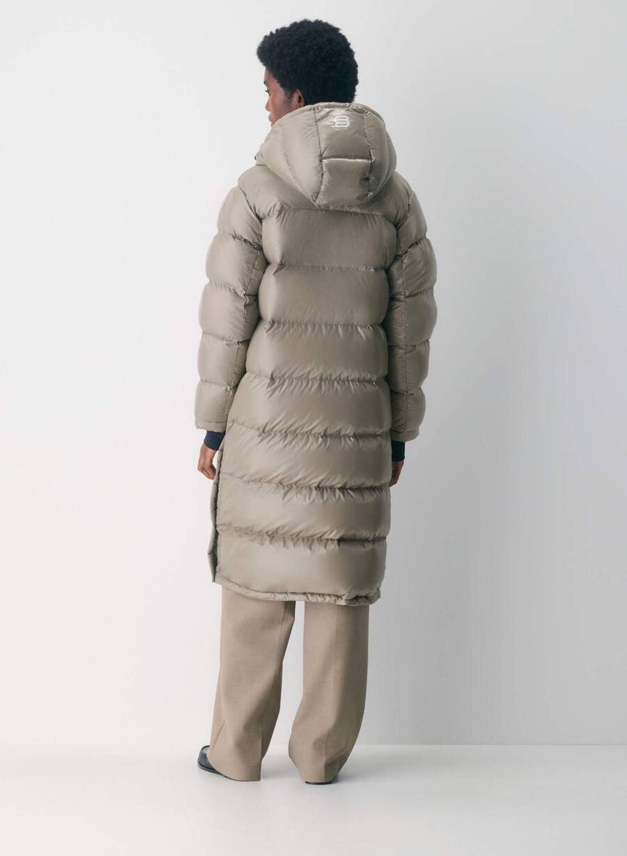 the super puff lång - högblank modern taupe