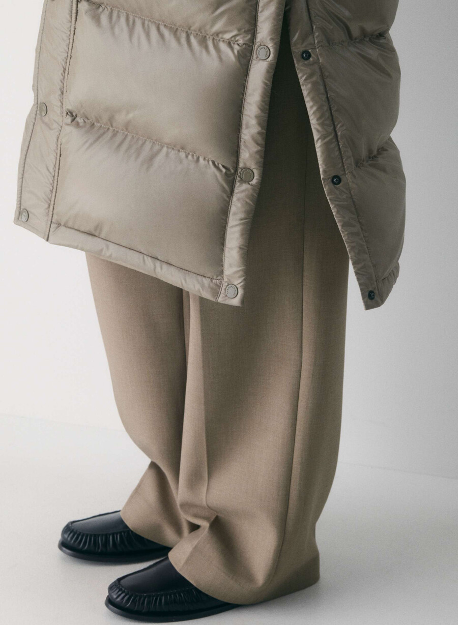 the super puff lång - högblank modern taupe