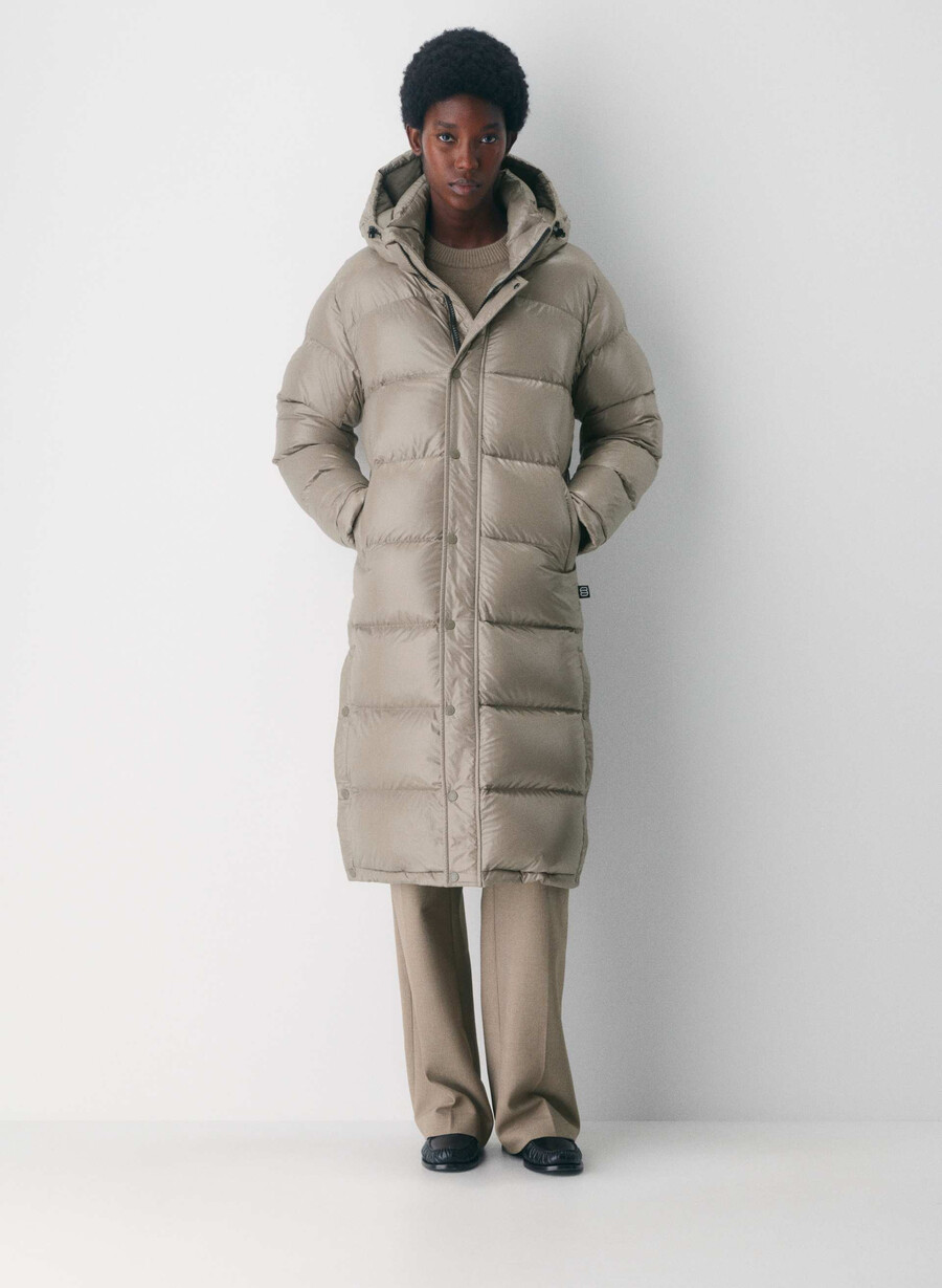 the super puff lång - högblank modern taupe
