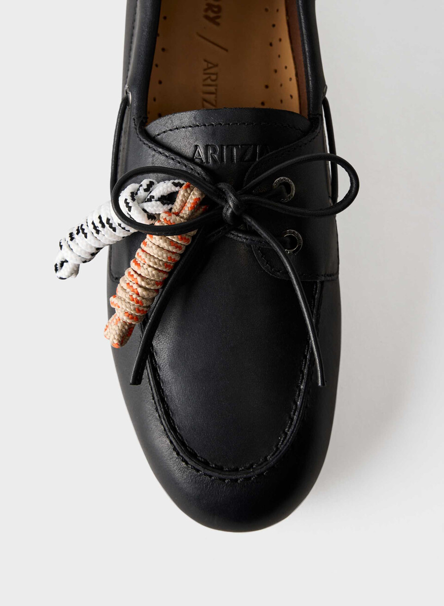 sperry x aritzia slim boat shoe - slät läder svart