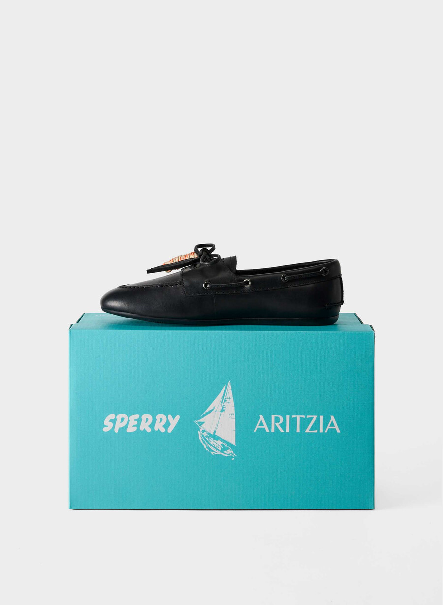 sperry x aritzia slim boat shoe - slät läder svart