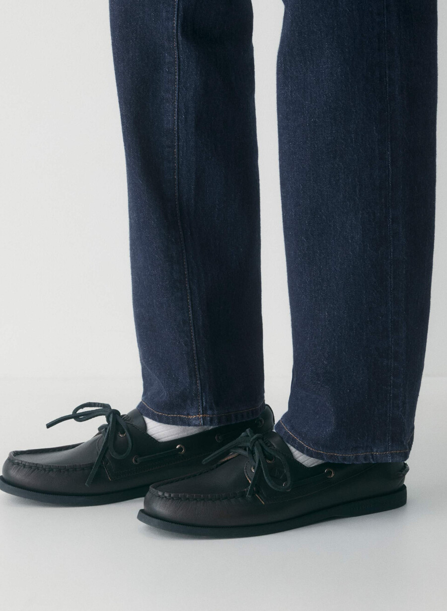 sperry x aritzia ao båtsko - slät läder distressed svartbrun