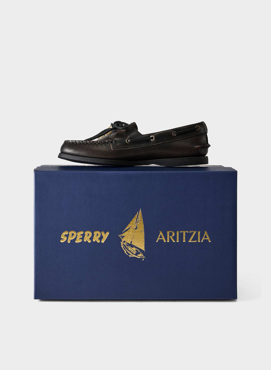 sperry x aritzia ao båtsko - slät läder distressed svartbrun