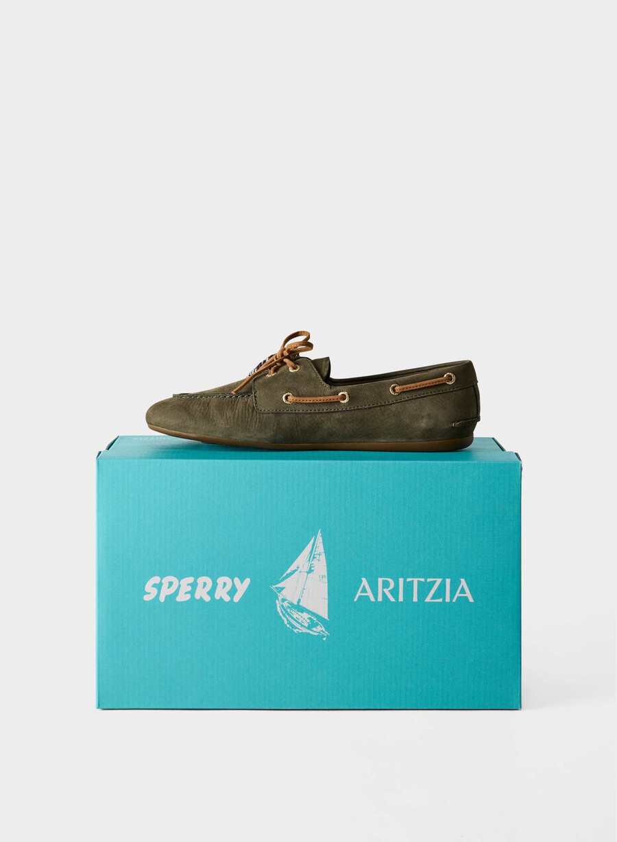 sperry x aritzia slim boat shoe - nubuckläder dk willow green