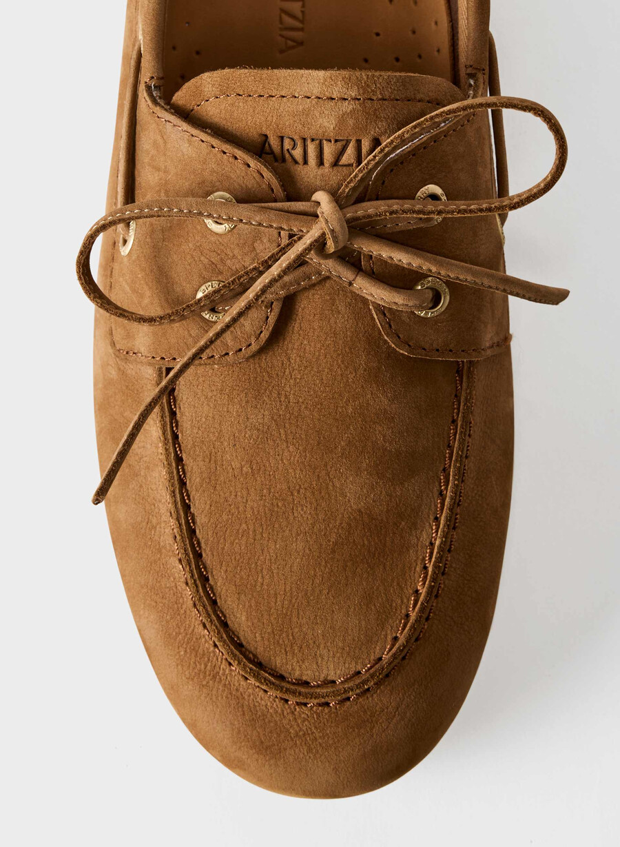 sperry x aritzia slim boat shoe - nubuckläder galley brun