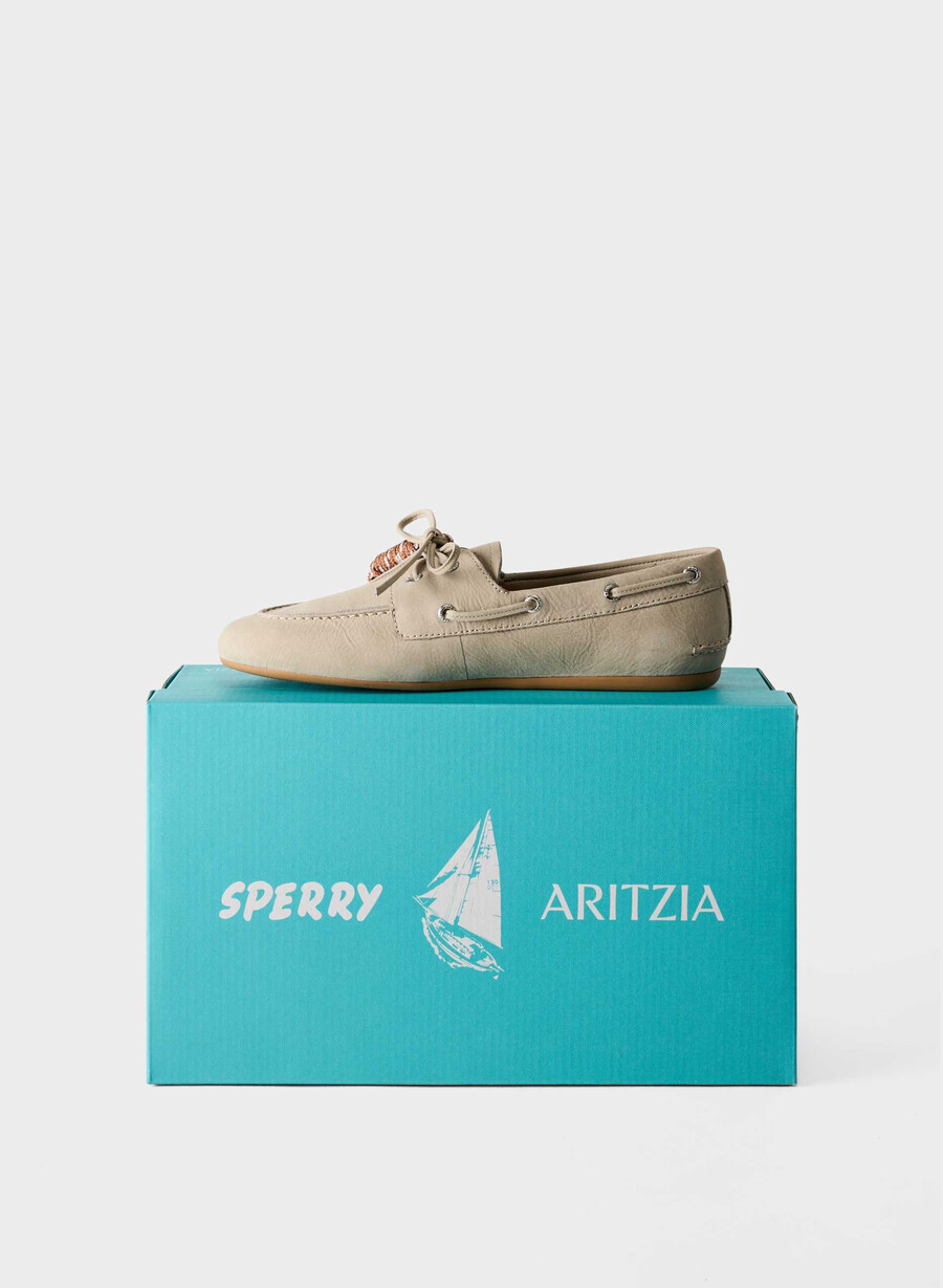 sperry x aritzia slim boat shoe - nubuckläder mainstay beige