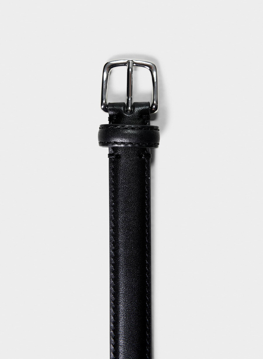 essential solid mässing läderbälte smal svartsilver