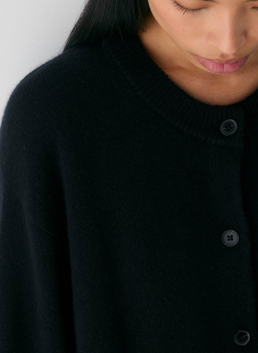 essential cashmere allegory cardigan svart