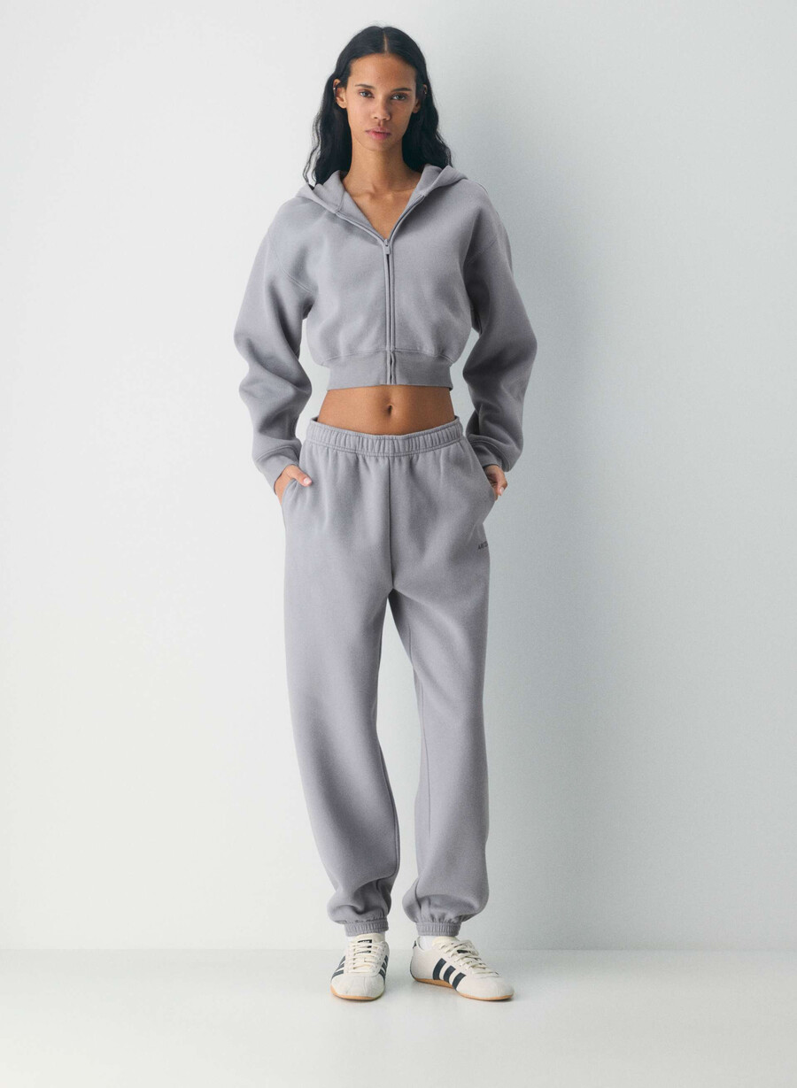 mysig fleece-huvtröja med kort dragkedja och perfekt passform chokladmousse