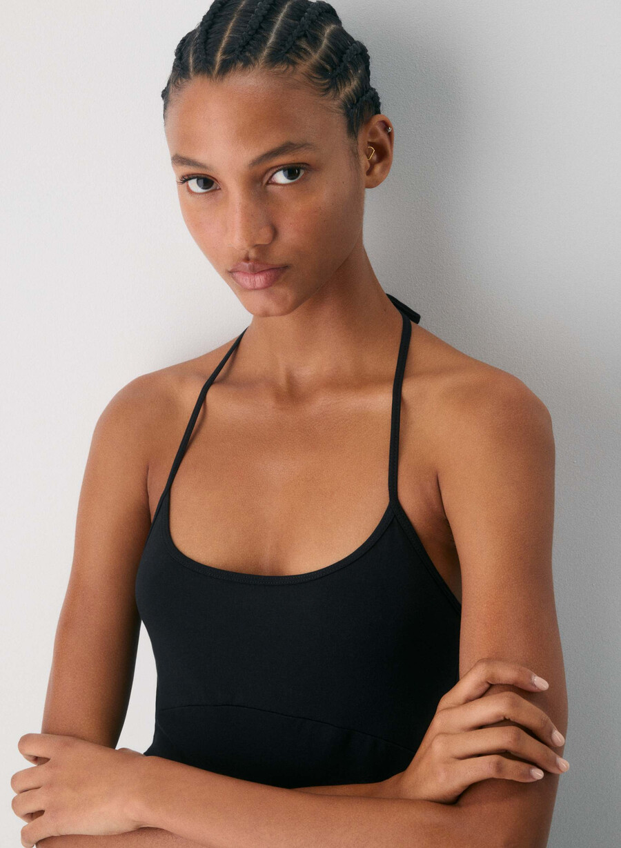 chill entourage halter top svart