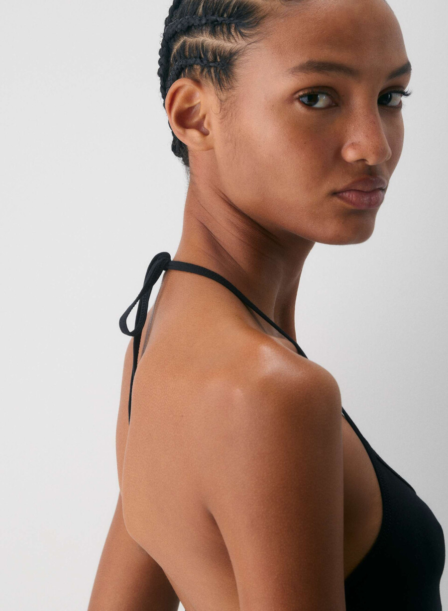 chill entourage halter top svart