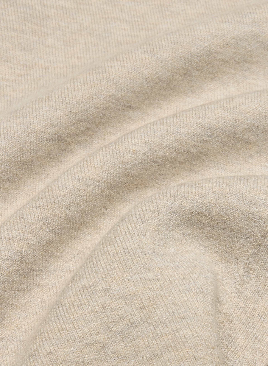 new decision shrug - wonder yarn ljunggrön havre beige